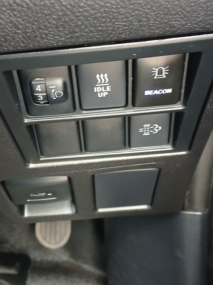 2022 Toyota Hilux SR