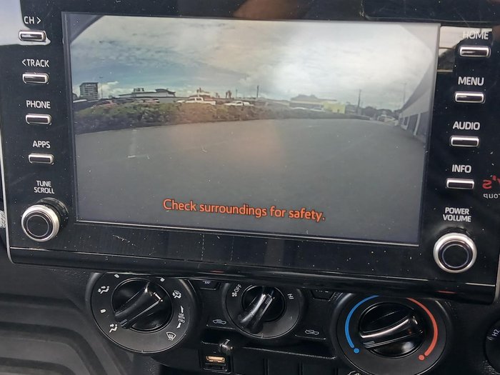 2022 Toyota Hilux SR