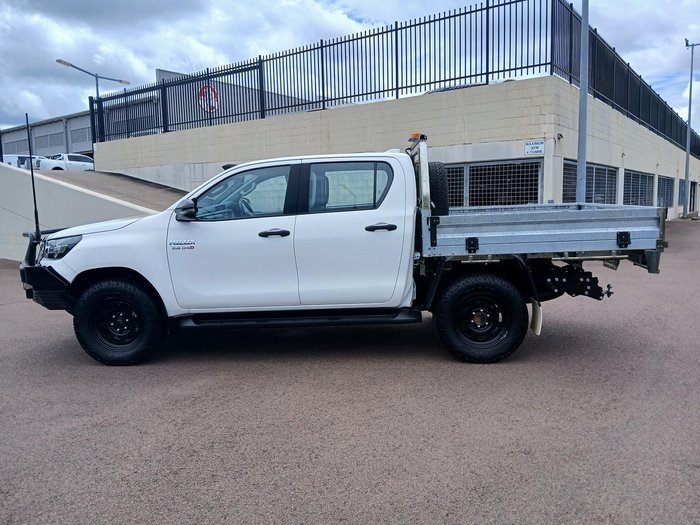 2022 Toyota Hilux SR