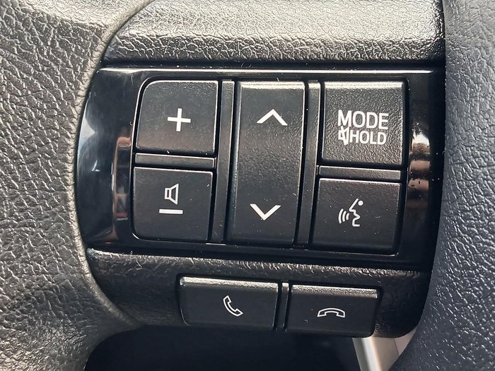 2022 Toyota Hilux SR