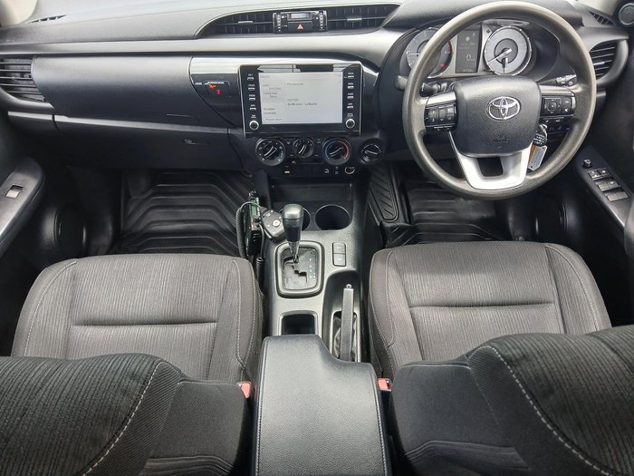 2022 Toyota Hilux SR