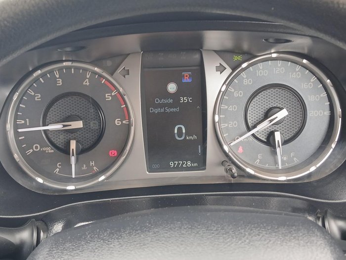 2022 Toyota Hilux SR