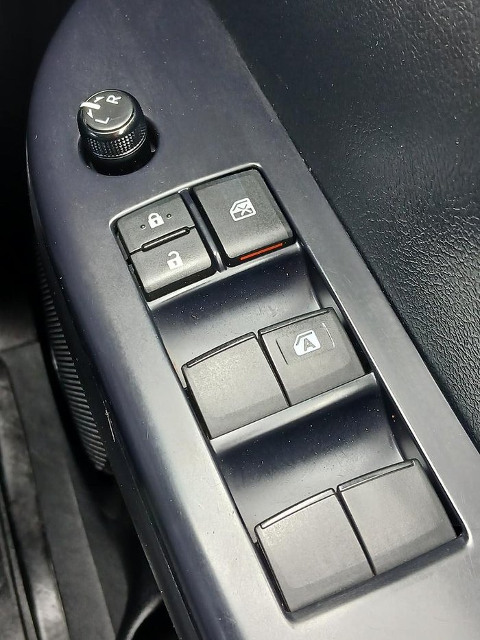 2022 Toyota Hilux SR