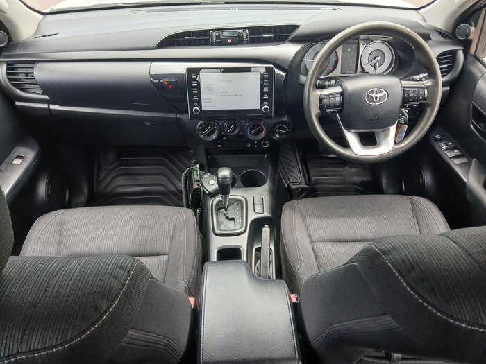 2022 Toyota Hilux SR