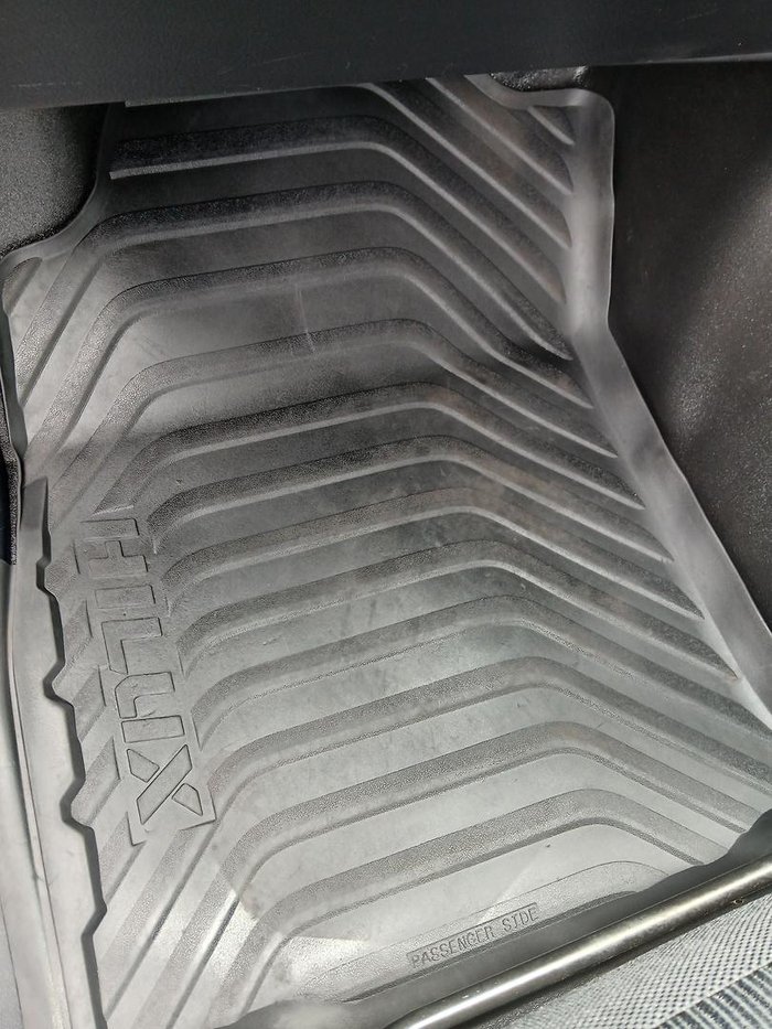 2022 Toyota Hilux SR