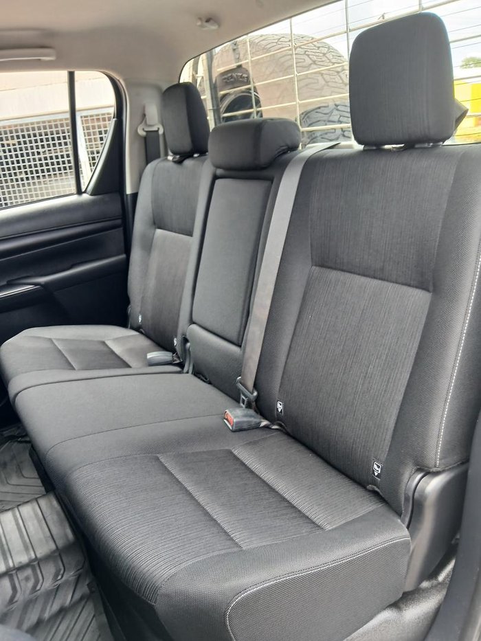 2022 Toyota Hilux SR