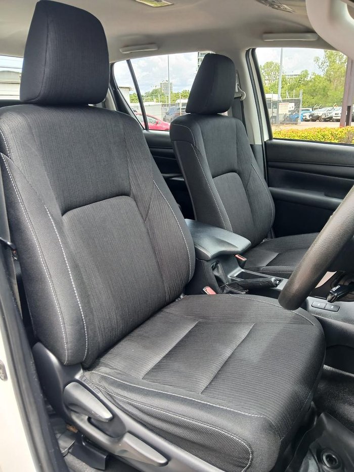 2022 Toyota Hilux SR