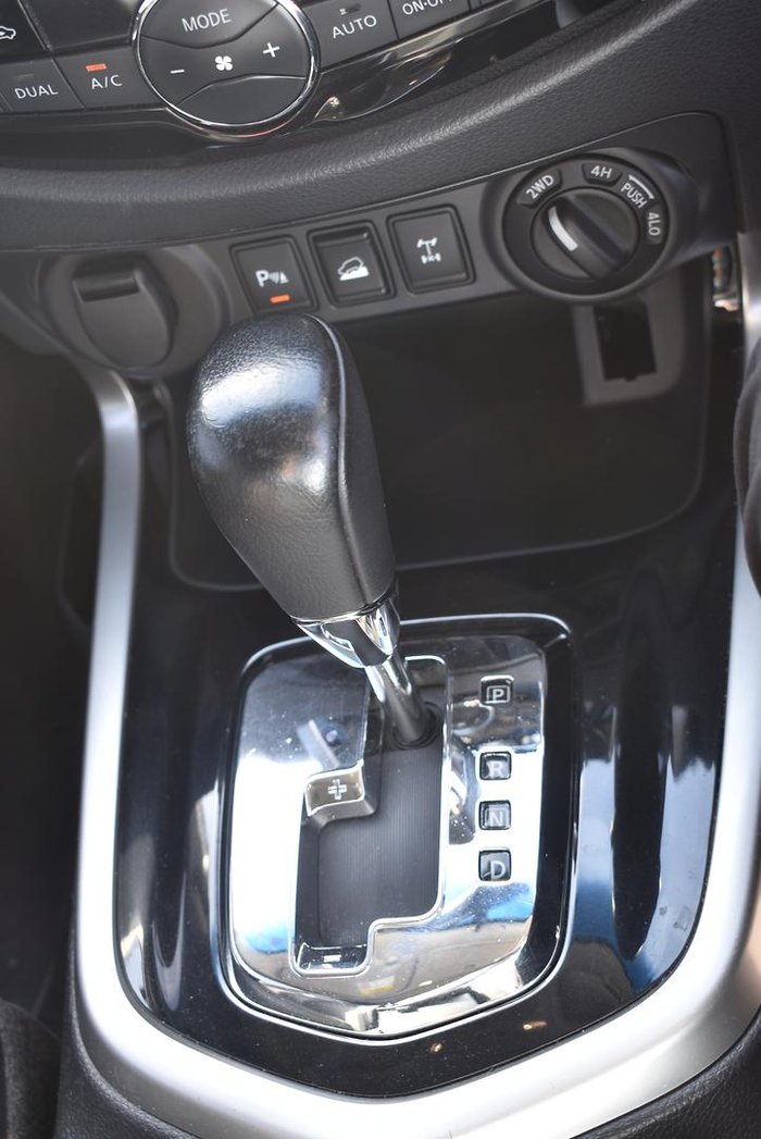 2015 Nissan Navara ST-X