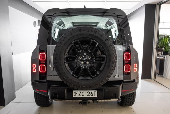 2022 Land Rover Defender 110 D300 SE