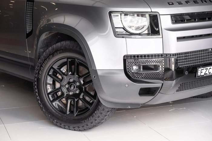 2022 Land Rover Defender 110 D300 SE
