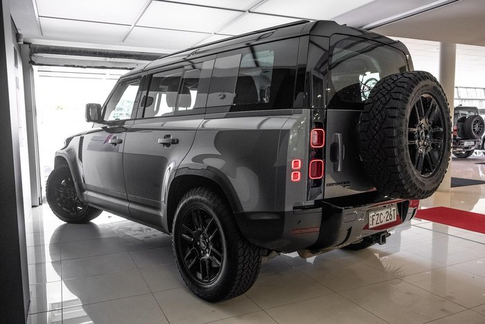 2022 Land Rover Defender 110 D300 SE
