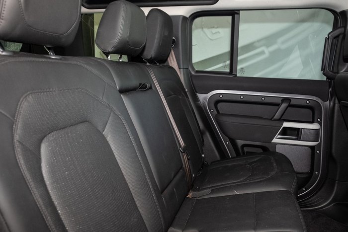 2022 Land Rover Defender 110 D300 SE