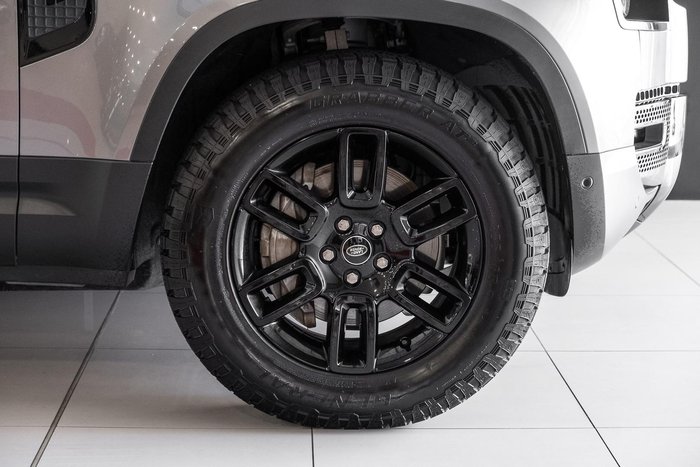2022 Land Rover Defender 110 D300 SE