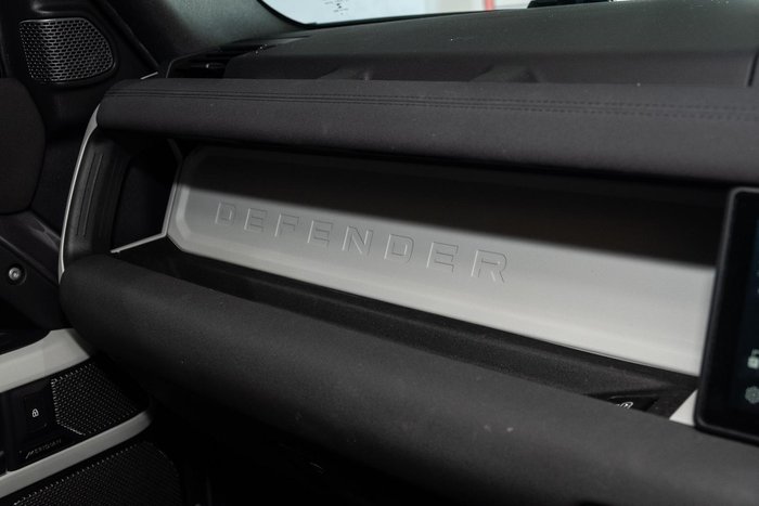 2022 Land Rover Defender 110 D300 SE