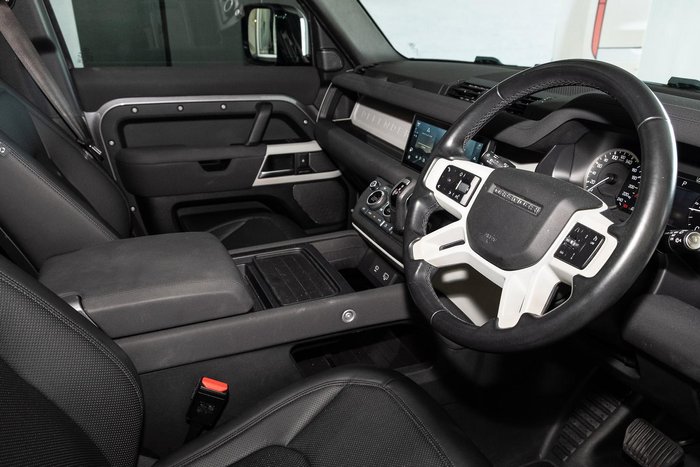 2022 Land Rover Defender 110 D300 SE