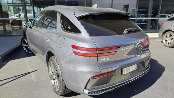 2025 Genesis GV70 2.5T SIGNATURE
