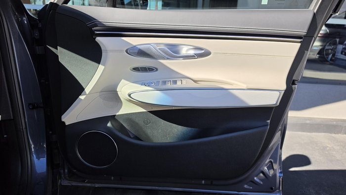 2025 Genesis GV70 2.5T SIGNATURE