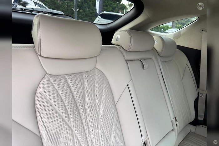 2025 Genesis GV70 2.5T SIGNATURE