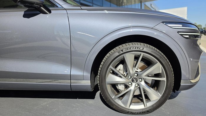 2025 Genesis GV70 2.5T SIGNATURE