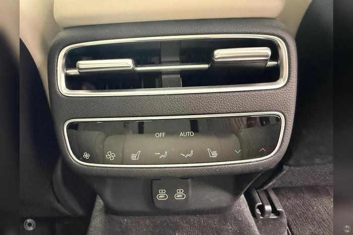 2025 Genesis GV70 2.5T SIGNATURE