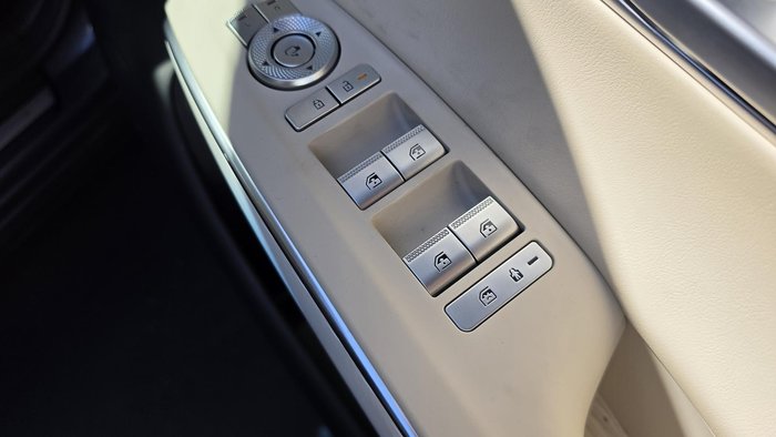 2025 Genesis GV70 2.5T SIGNATURE