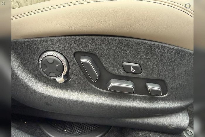 2025 Genesis GV70 2.5T SIGNATURE