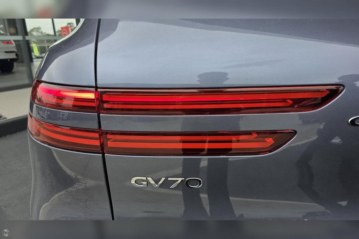 2025 Genesis GV70 2.5T SIGNATURE