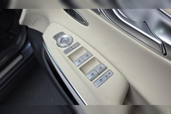 2025 Genesis GV70 2.5T SIGNATURE