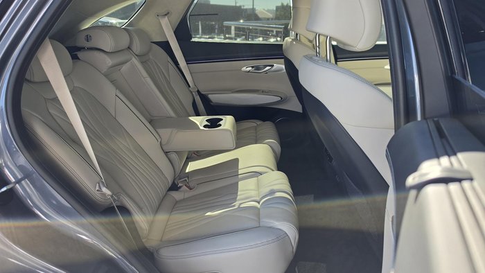 2025 Genesis GV70 2.5T SIGNATURE