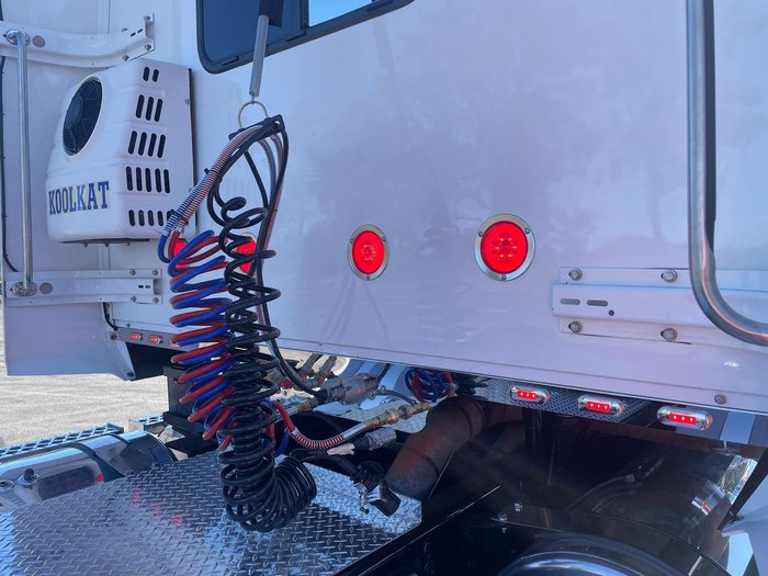 2019 Western Star 4800Fxb 560Hp Auto Genuine 720 000Km With Lots Of Extras And Like New FLASH AS GREASE LIGHTING