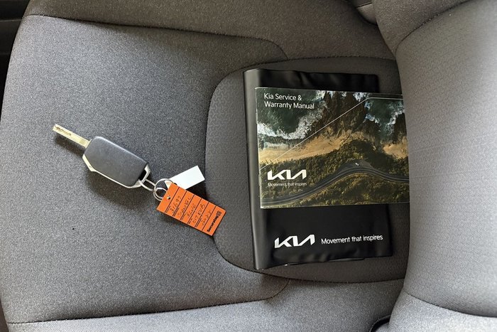 2022 Kia Carnival S