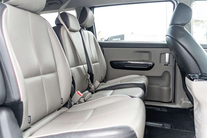 2016 Kia Carnival SLi
