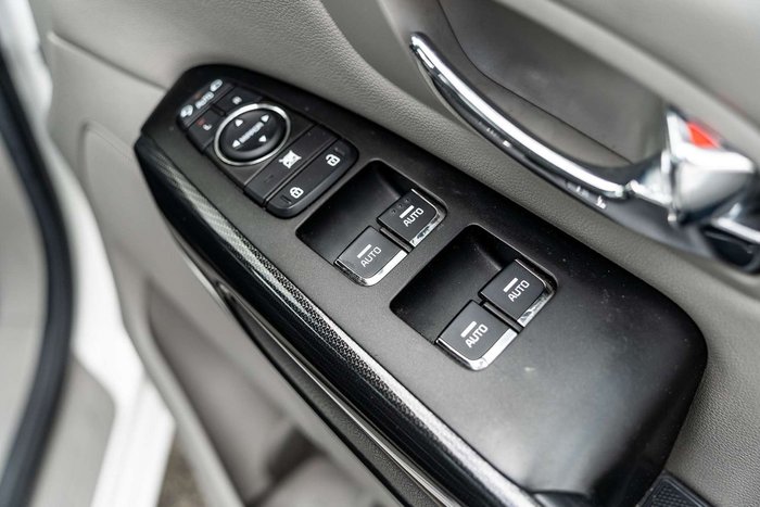 2016 Kia Carnival SLi