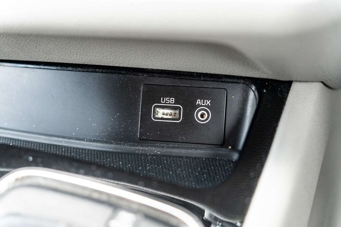 2016 Kia Carnival SLi