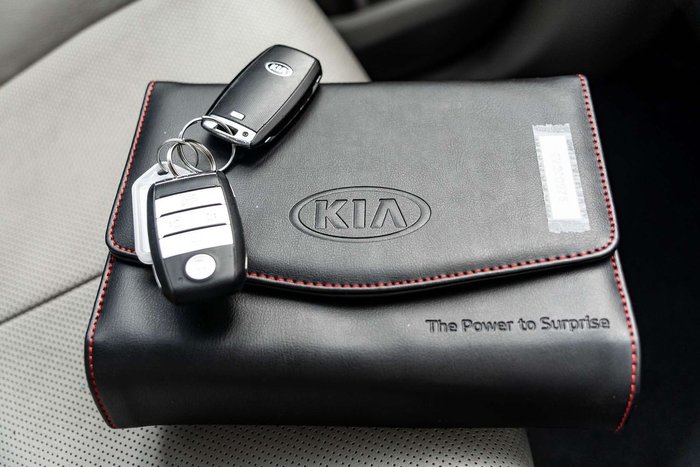 2016 Kia Carnival SLi