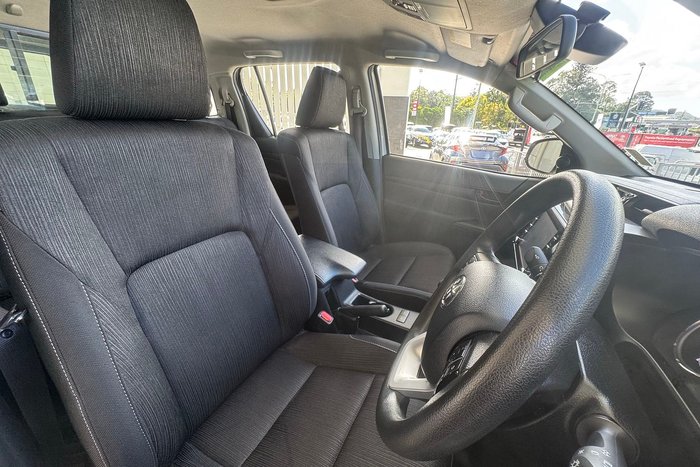 2022 Toyota Hilux SR