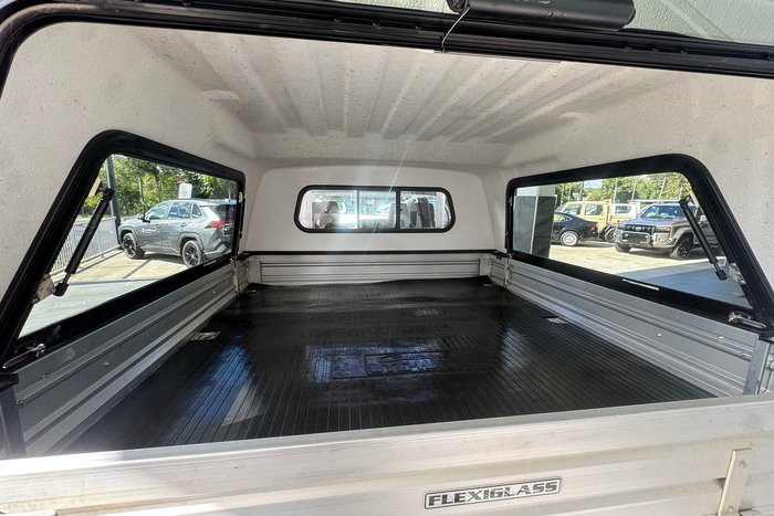 2022 Toyota Hilux SR