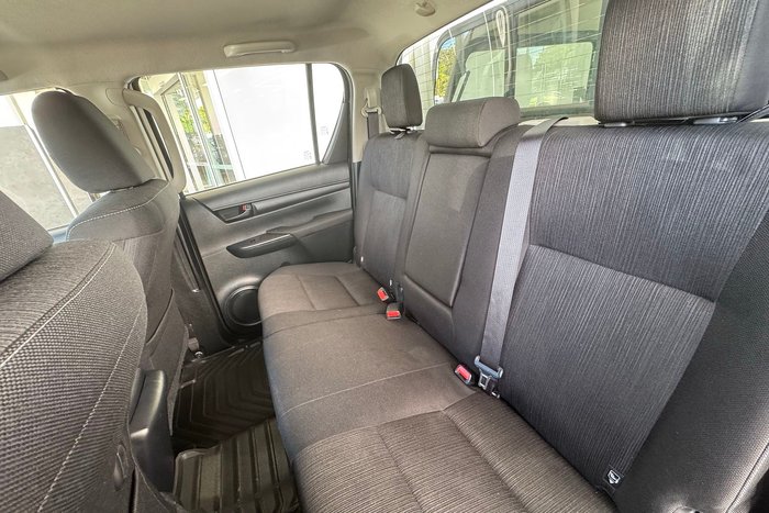 2022 Toyota Hilux SR