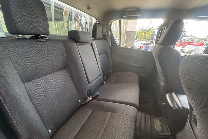 2022 Toyota Hilux SR