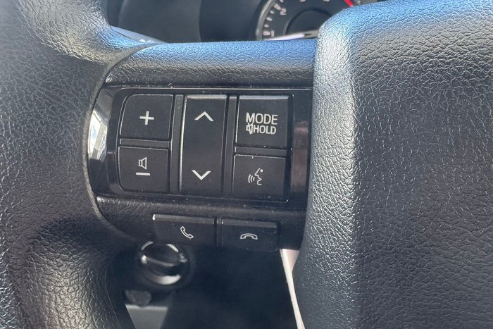 2022 Toyota Hilux SR