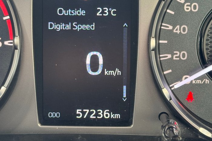 2022 Toyota Hilux SR