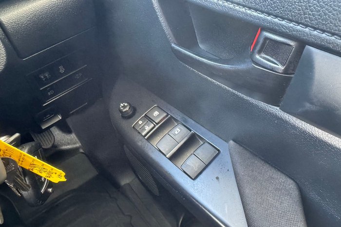 2022 Toyota Hilux SR