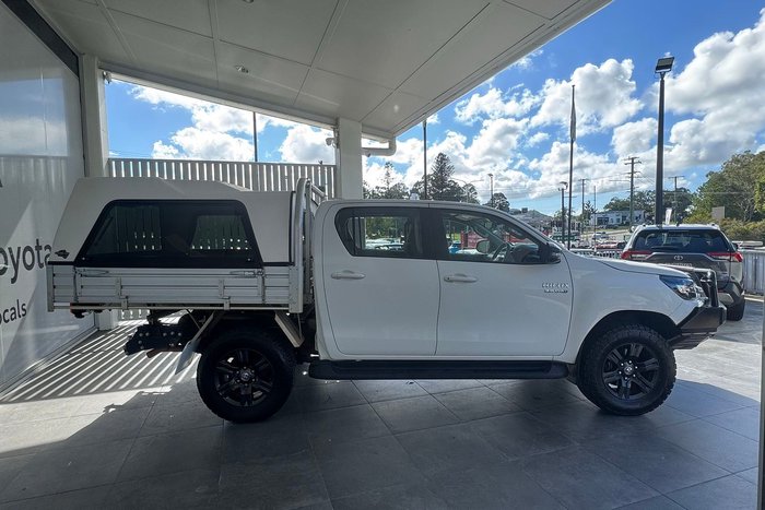 2022 Toyota Hilux SR