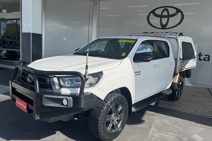 2022 Toyota Hilux SR