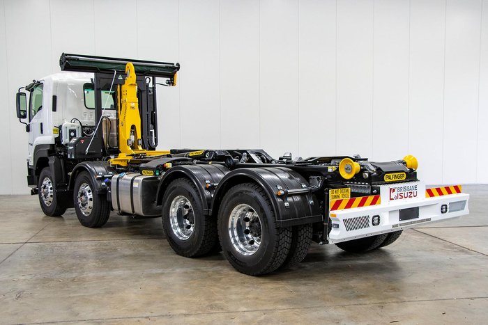 2025 Isuzu F Series FYJ 320-255 AT R58