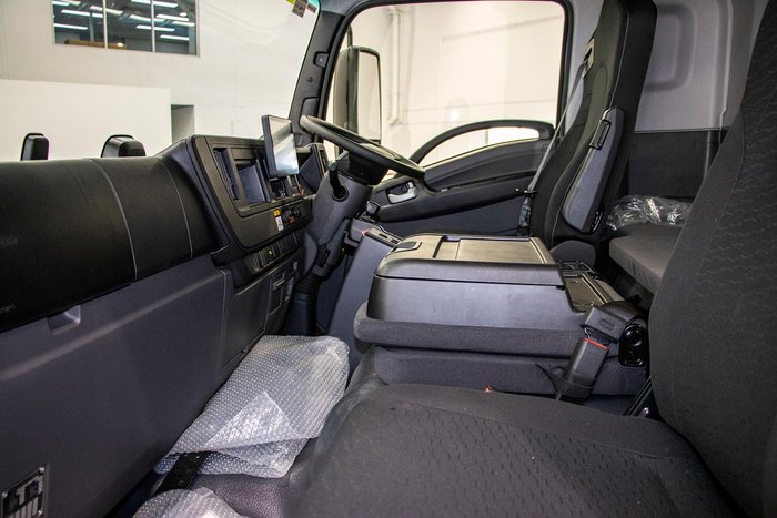 2025 Isuzu F Series FYJ 320-255 AT R58