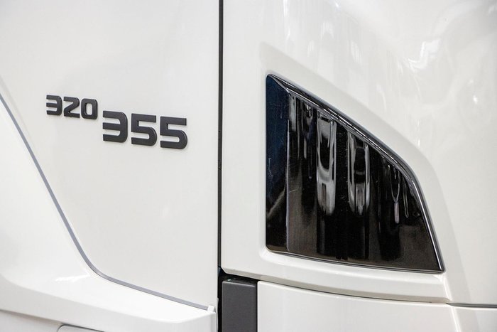 2025 Isuzu F Series FYJ 320-255 AT R58