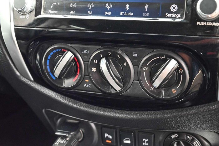 2021 Nissan Navara ST