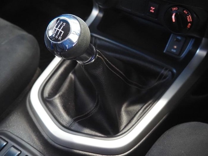 2015 Nissan Navara ST