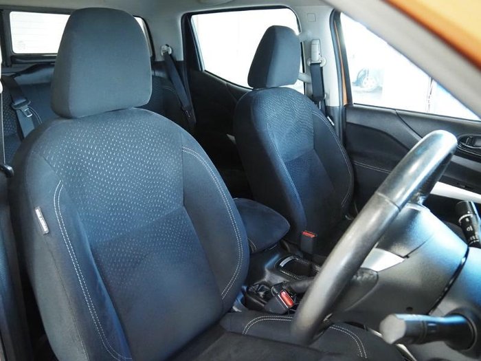 2015 Nissan Navara ST